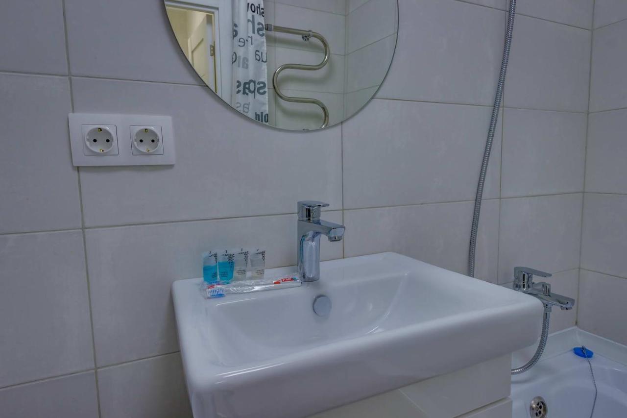 "Asaapart" Mega Hotel Almaty Esterno foto